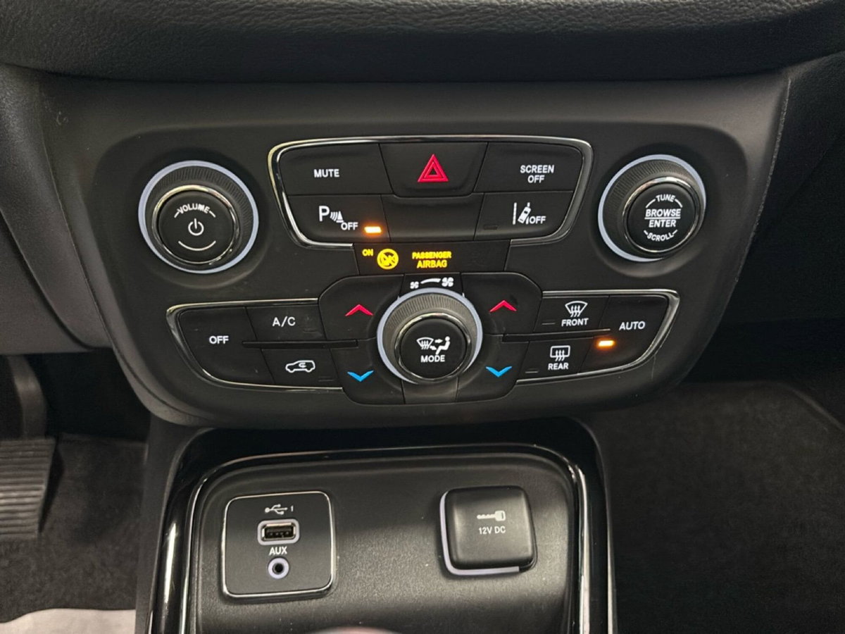 Jeep Compass 1.6 Multijet II 2WD Night Eagle (17)