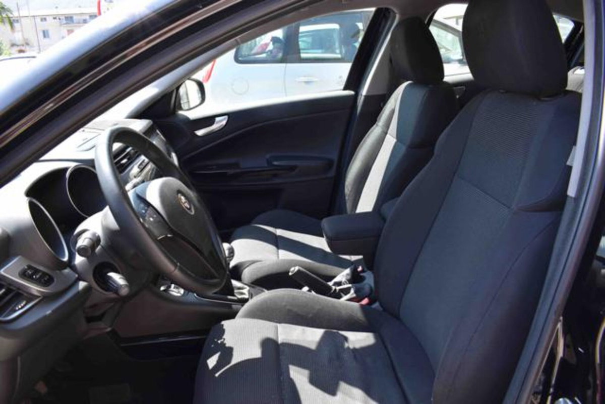 Alfa Romeo Giulietta 1.4 Turbo Veloce Gpl 120cv (8)