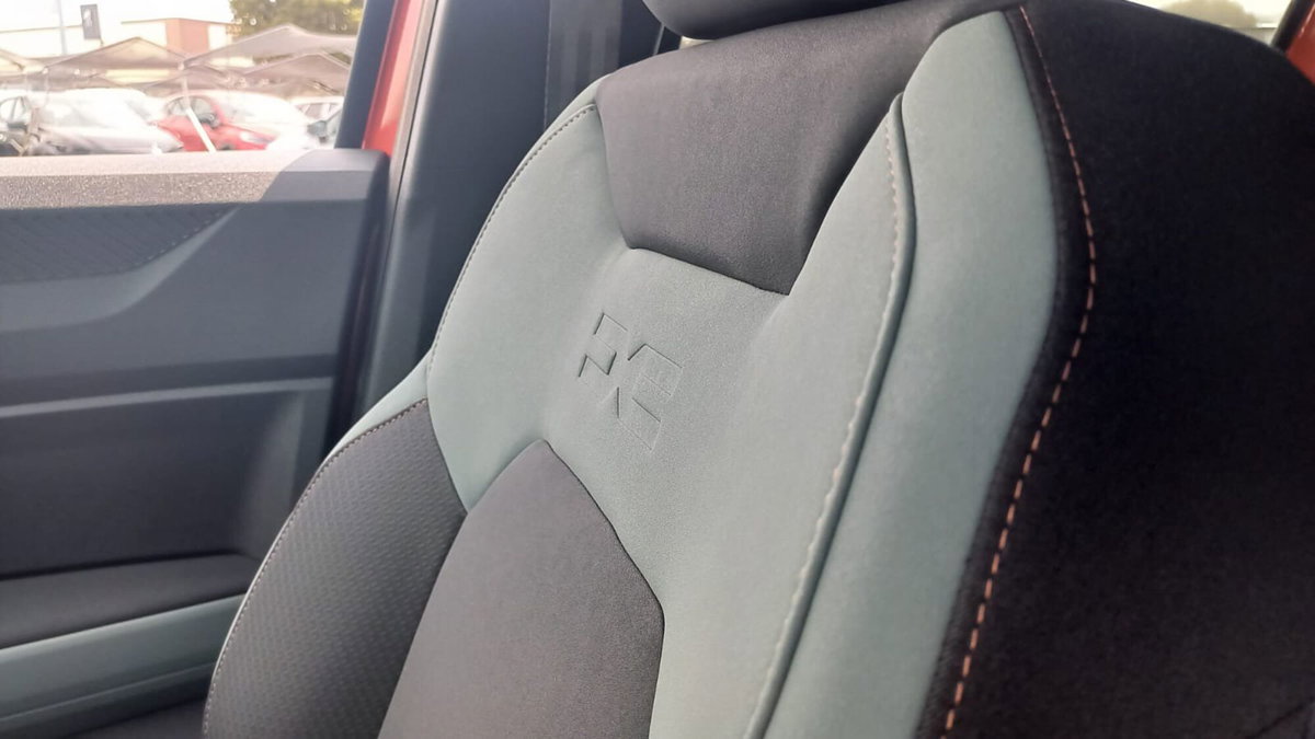 Dacia Duster 1.8 hybrid Extreme 155cv auto (12)
