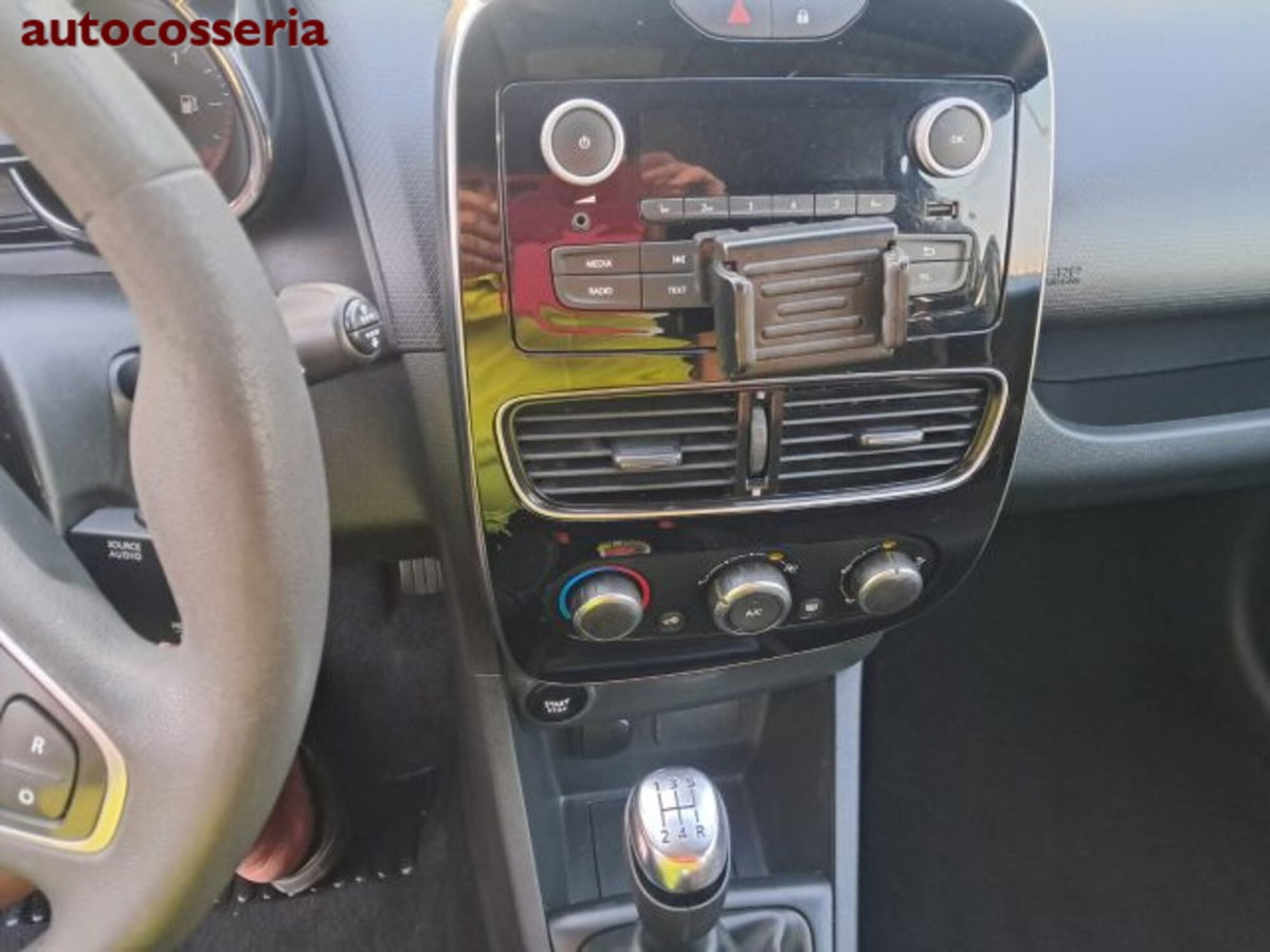 Renault Clio 1.0 tce Techno Gpl 100cv (10)
