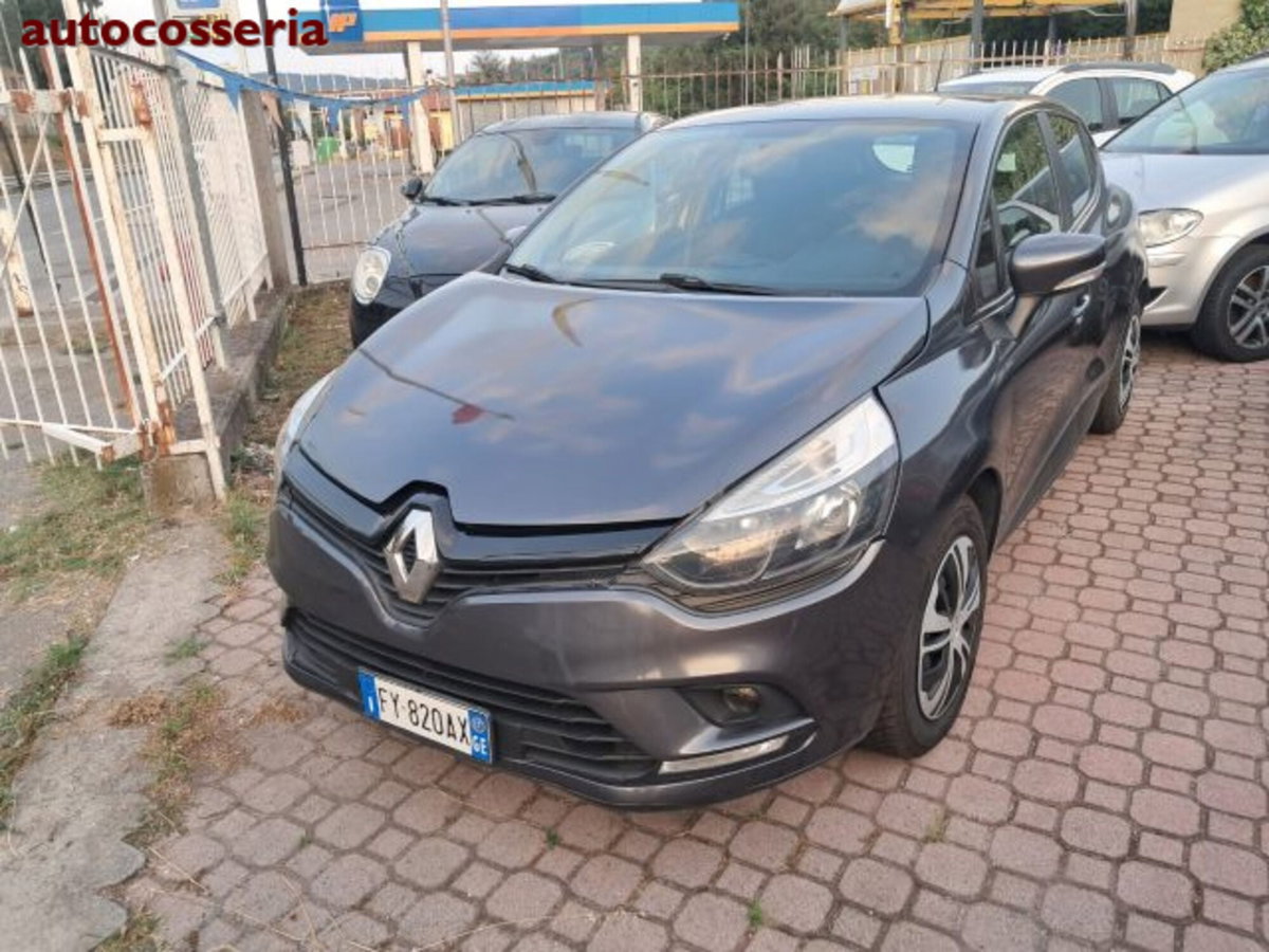 Renault Clio 1.0 tce Techno Gpl 100cv (3)