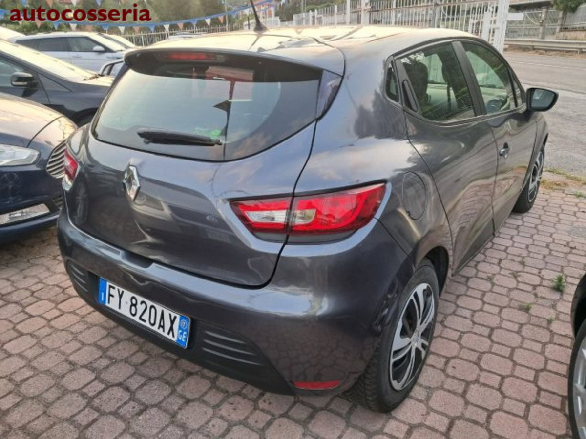 Renault Clio 1.0 tce Techno Gpl 100cv (4)
