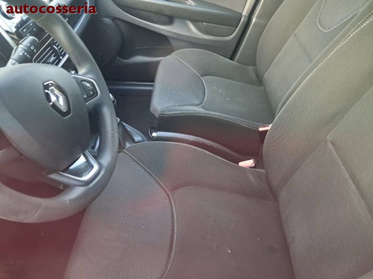 Renault Clio 1.0 tce Techno Gpl 100cv (6)