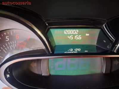 Renault Clio 1.0 tce Techno Gpl 100cv (9)