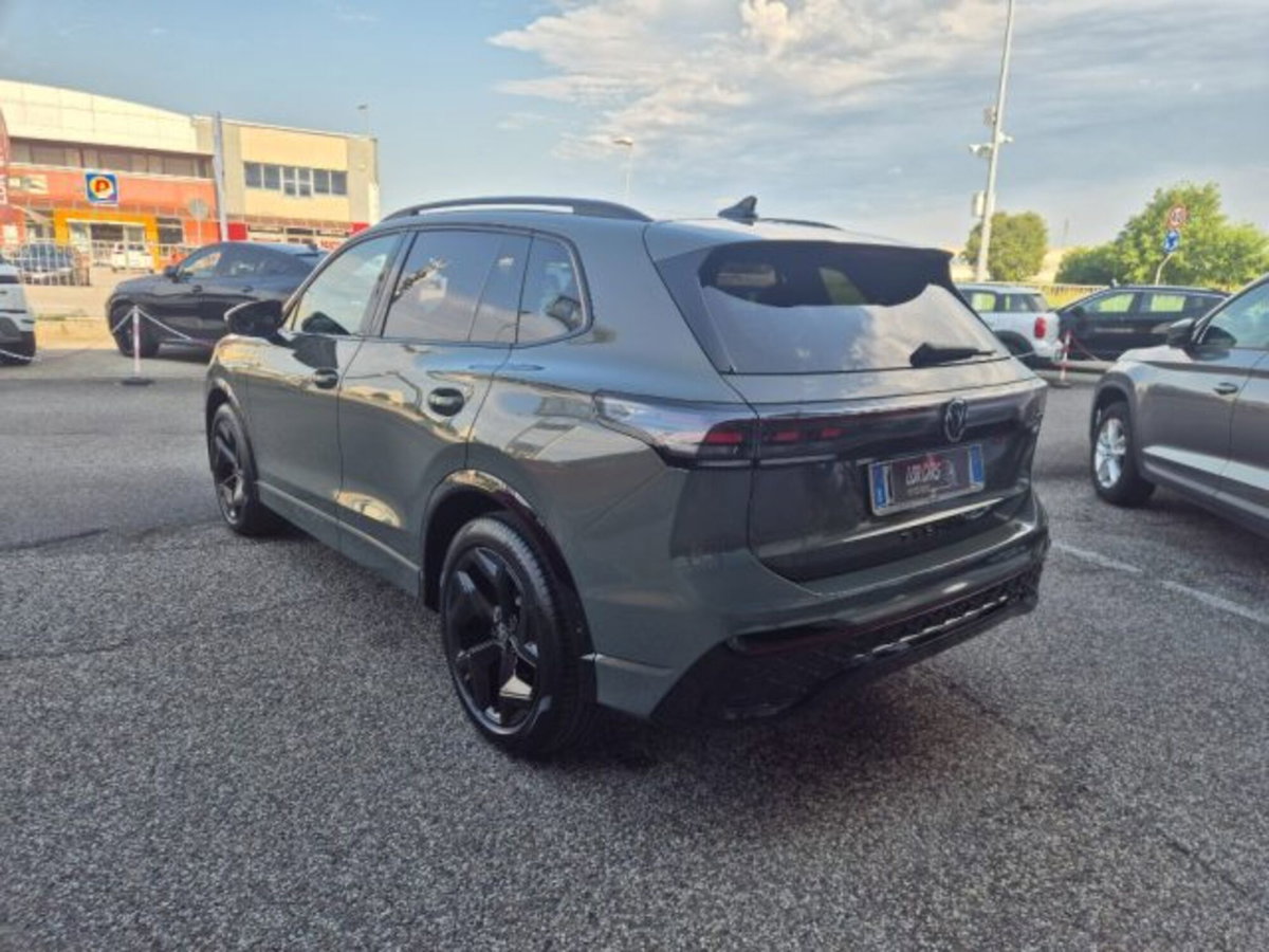 Volkswagen Tiguan 2.0 TDI 150 CV SCR DSG 4MOTION R-Line (5)