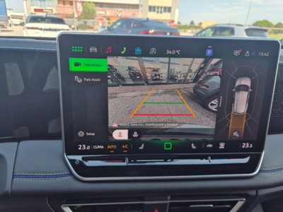 Volkswagen Tiguan 2.0 TDI 150 CV SCR DSG 4MOTION R-Line (9)