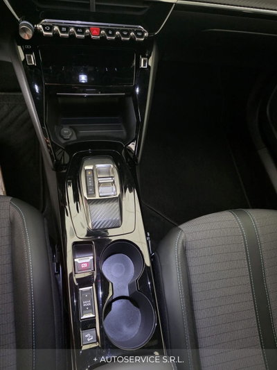 Peugeot 2008 PureTech 130 S&S EAT8 Allure (11)