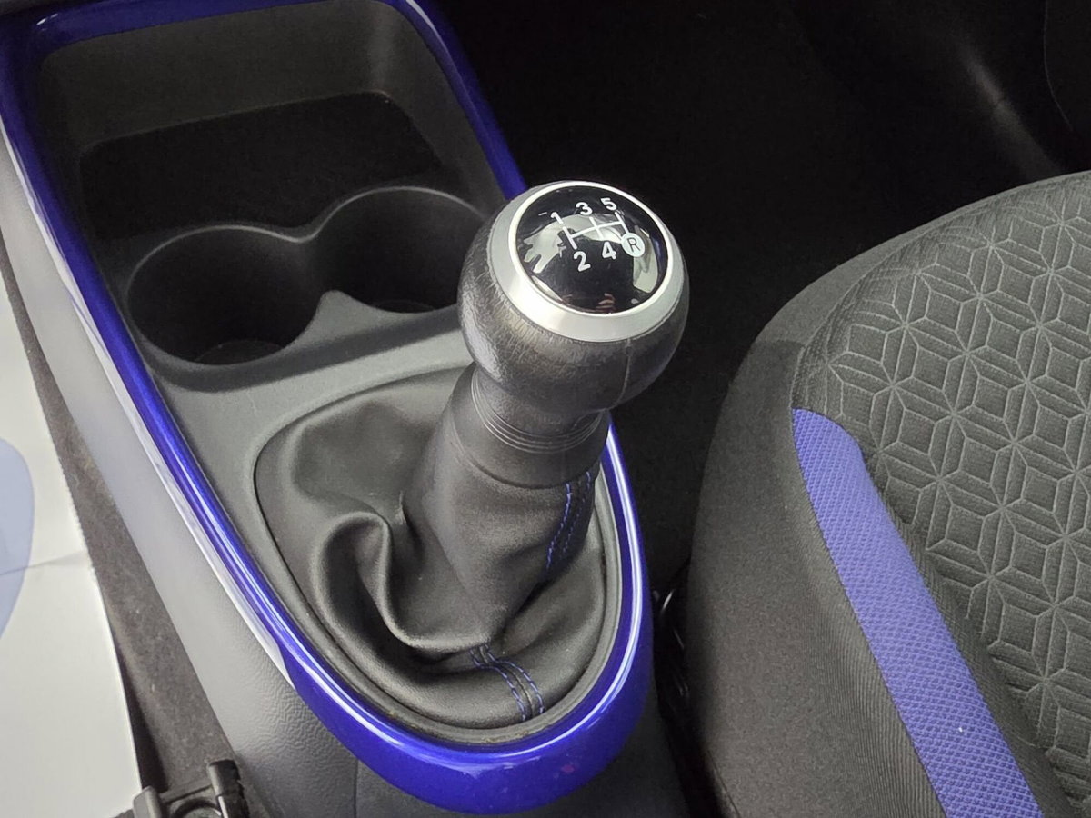 Toyota Aygo X 1.0 Trend 72cv (19)