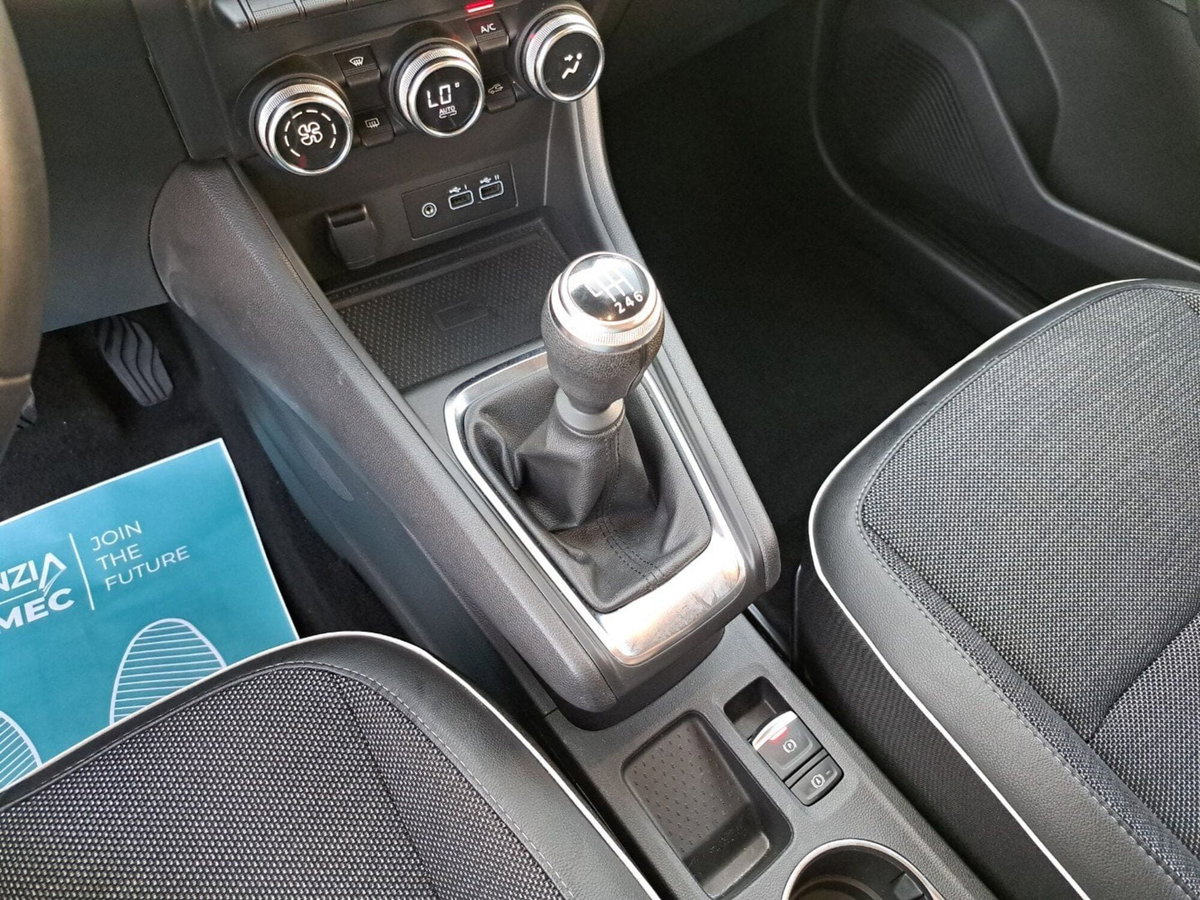 Renault Captur 1.0 tce Techno 90cv (10)