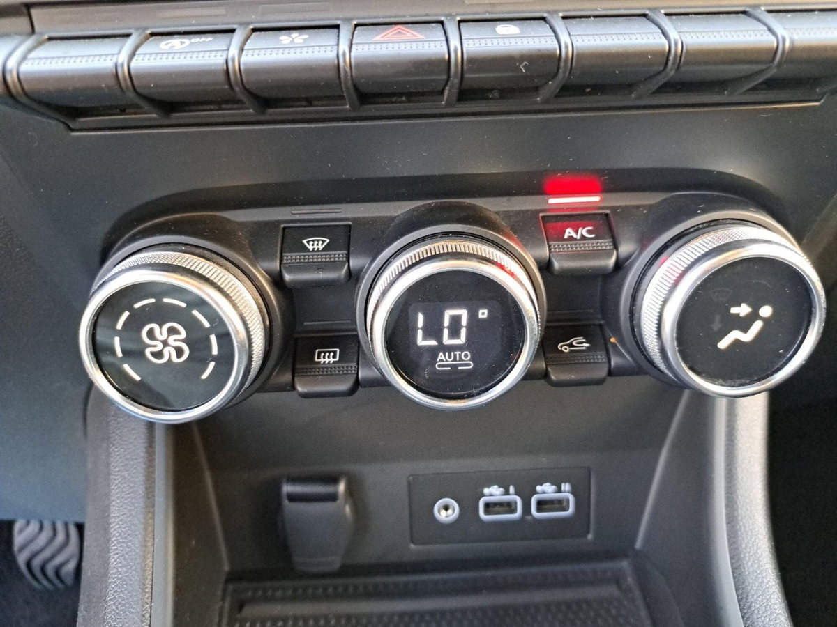 Renault Captur 1.0 tce Techno 90cv (11)