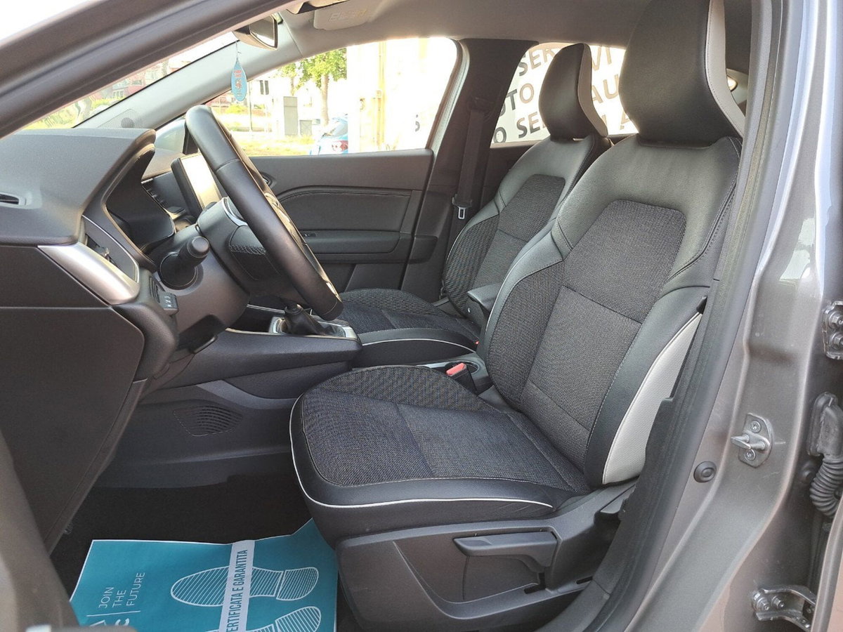 Renault Captur 1.0 tce Techno 90cv (7)