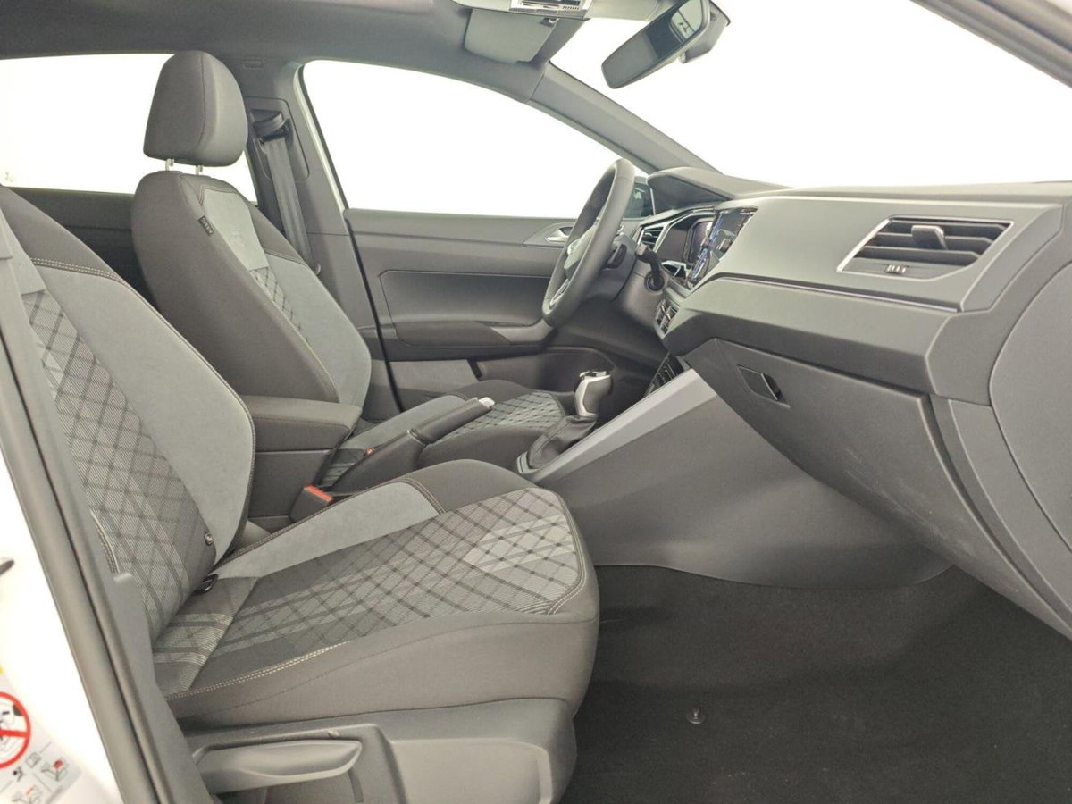 Volkswagen Taigo 1.0 tsi R-Line 115cv (13)