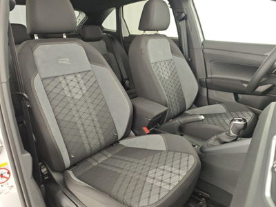 Volkswagen Taigo 1.0 tsi R-Line 115cv (14)