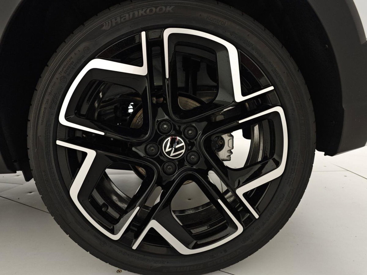 Volkswagen Taigo 1.0 tsi R-Line 115cv (8)
