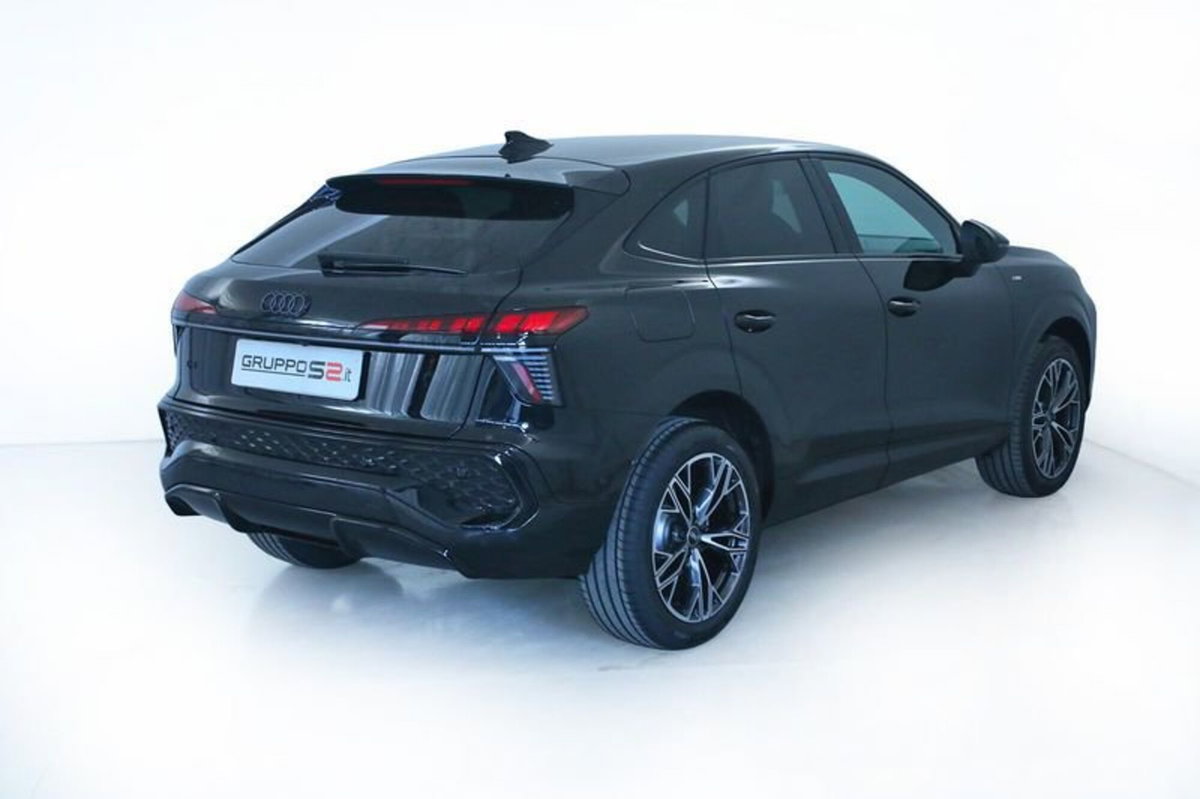 Audi Q3 Sportback 2.0 tfsi S line edition quattro 204cv s-tronic (4)
