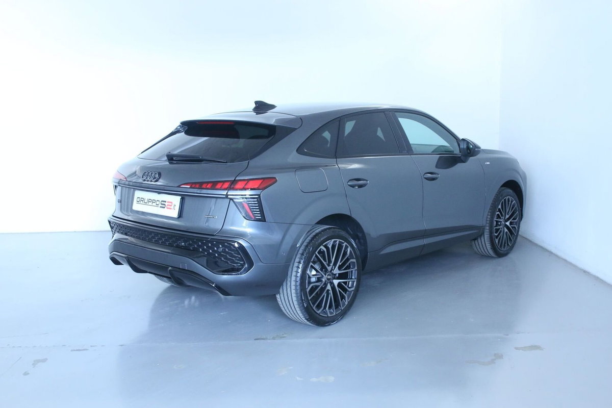 Audi Q3 Sportback 2.0 tfsi S line edition quattro 204cv s-tronic (4)