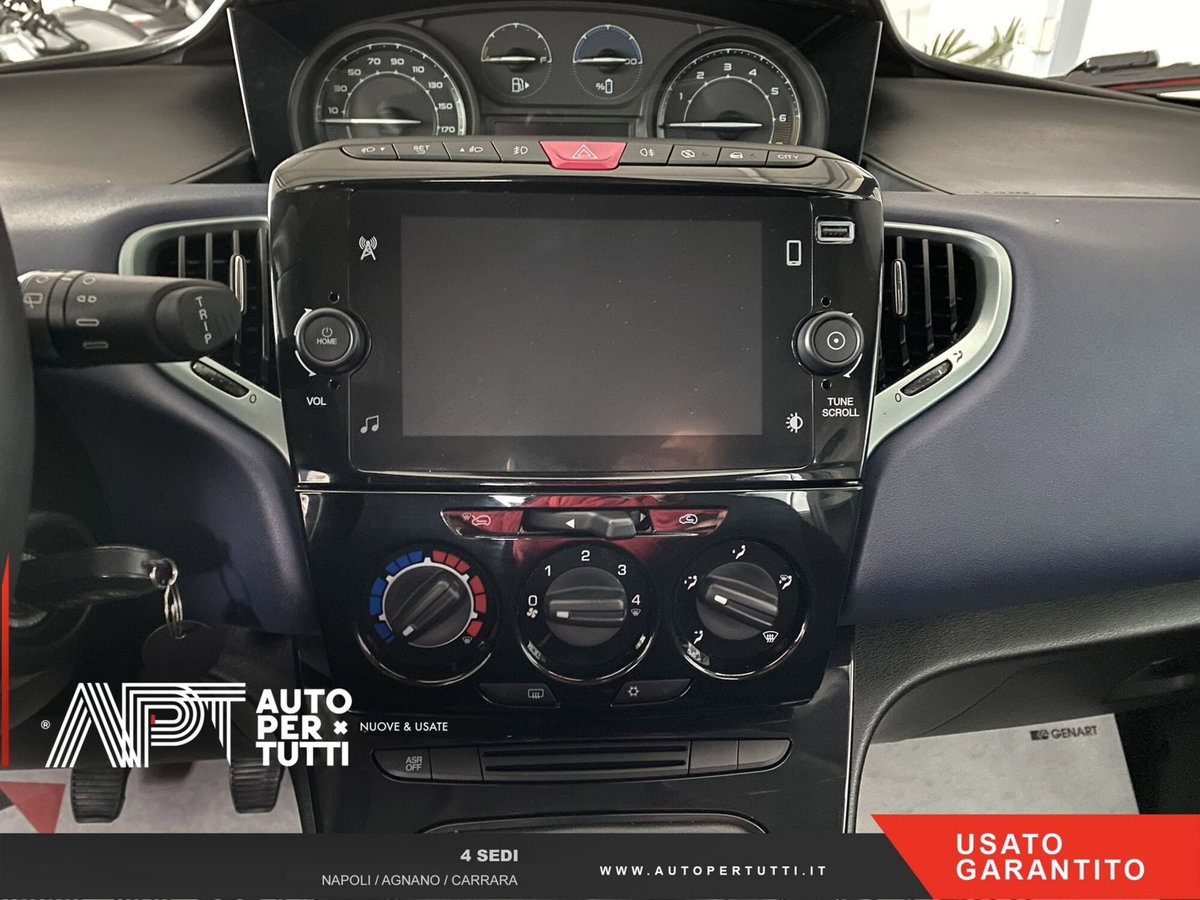 Lancia Ypsilon 1.0 FireFly 5 porte S&S Hybrid Gold Plus (14)