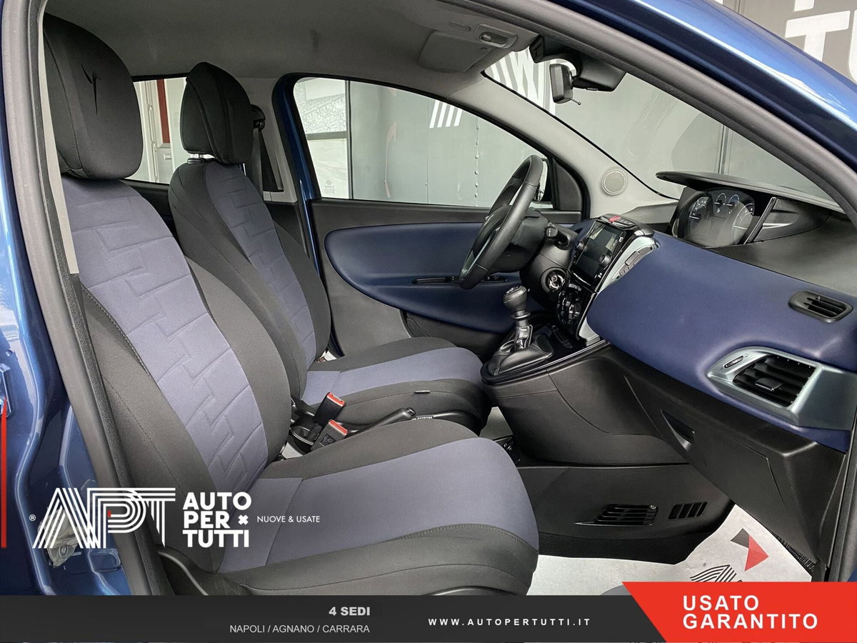 Lancia Ypsilon 1.0 FireFly 5 porte S&S Hybrid Gold Plus (17)