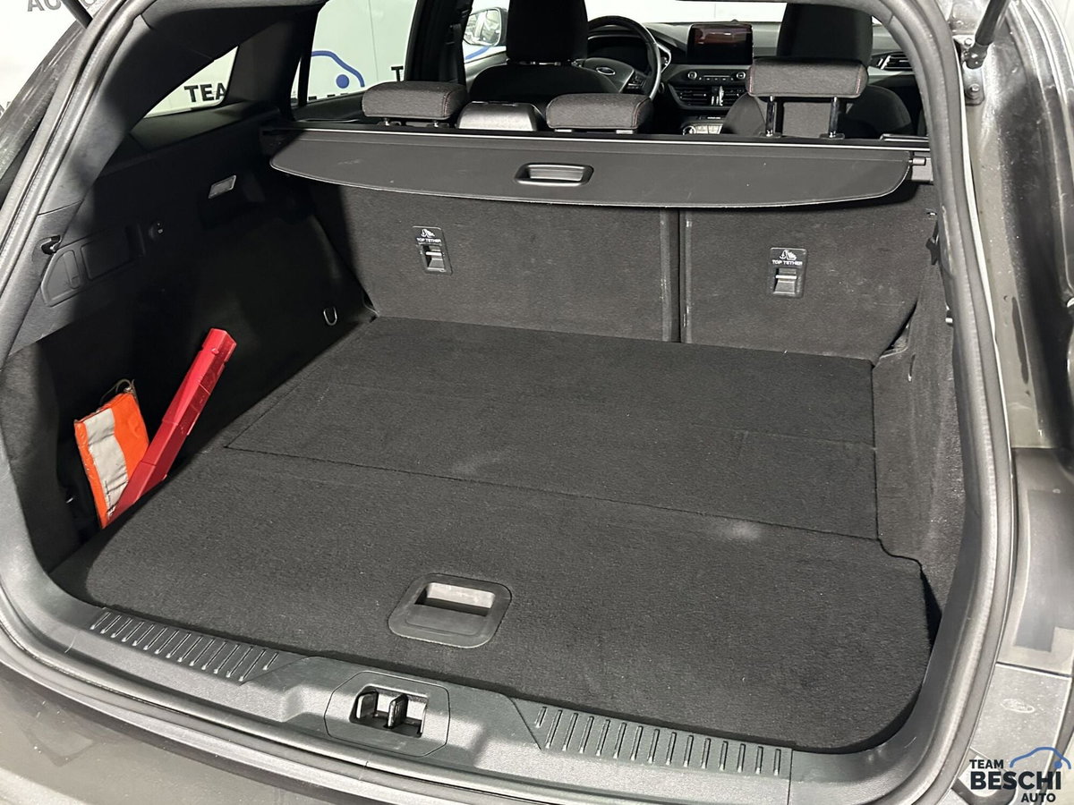 Ford Focus Station Wagon 1.0 EcoBoost 125 CV automatico SW ST-Line (6)
