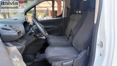 Toyota Proace City Verso City Verso 1.5D 100cv S&S L1 combi Executive (11)