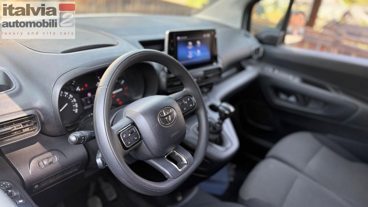Toyota Proace City Verso City Verso 1.5D 100cv S&S L1 combi Executive (12)