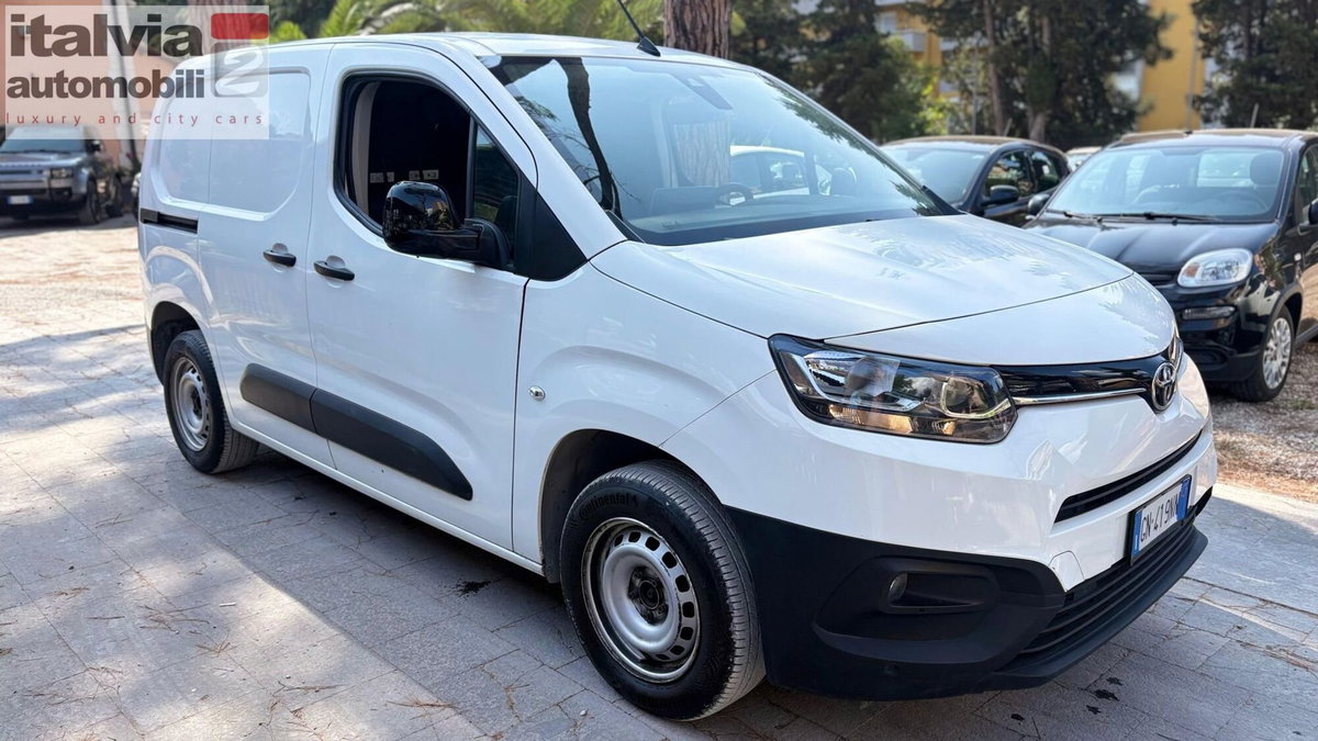 Toyota Proace City Verso City Verso 1.5D 100cv S&S L1 combi Executive (2)