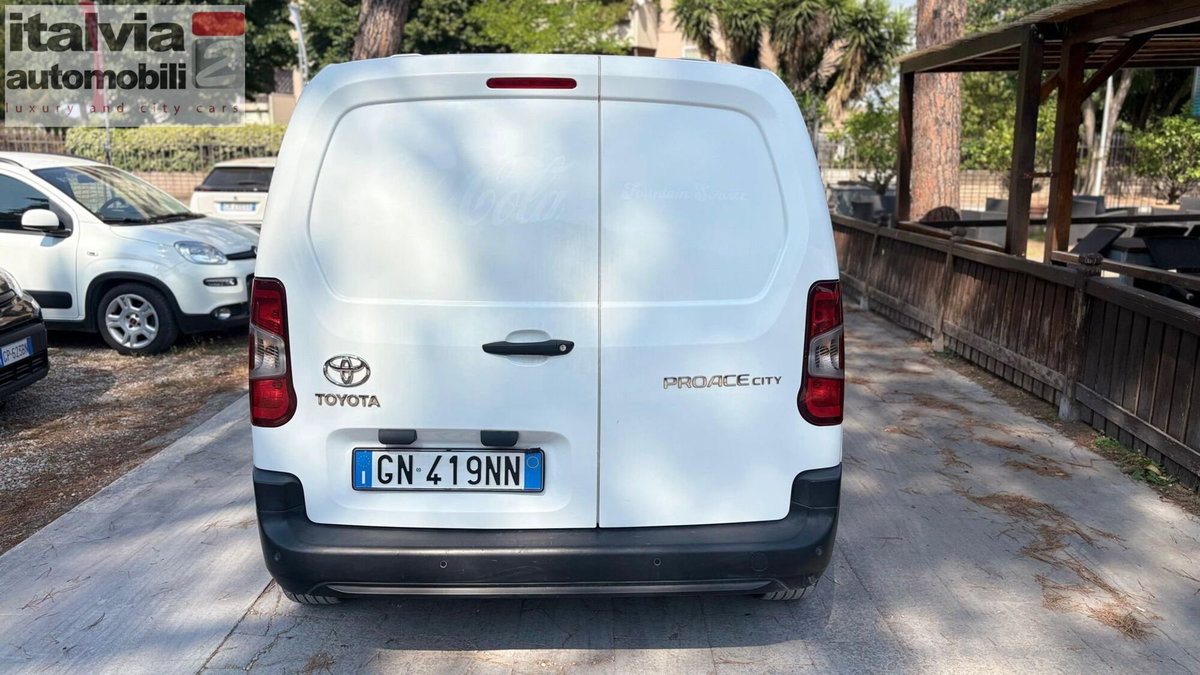 Toyota Proace City Verso City Verso 1.5D 100cv S&S L1 combi Executive (3)