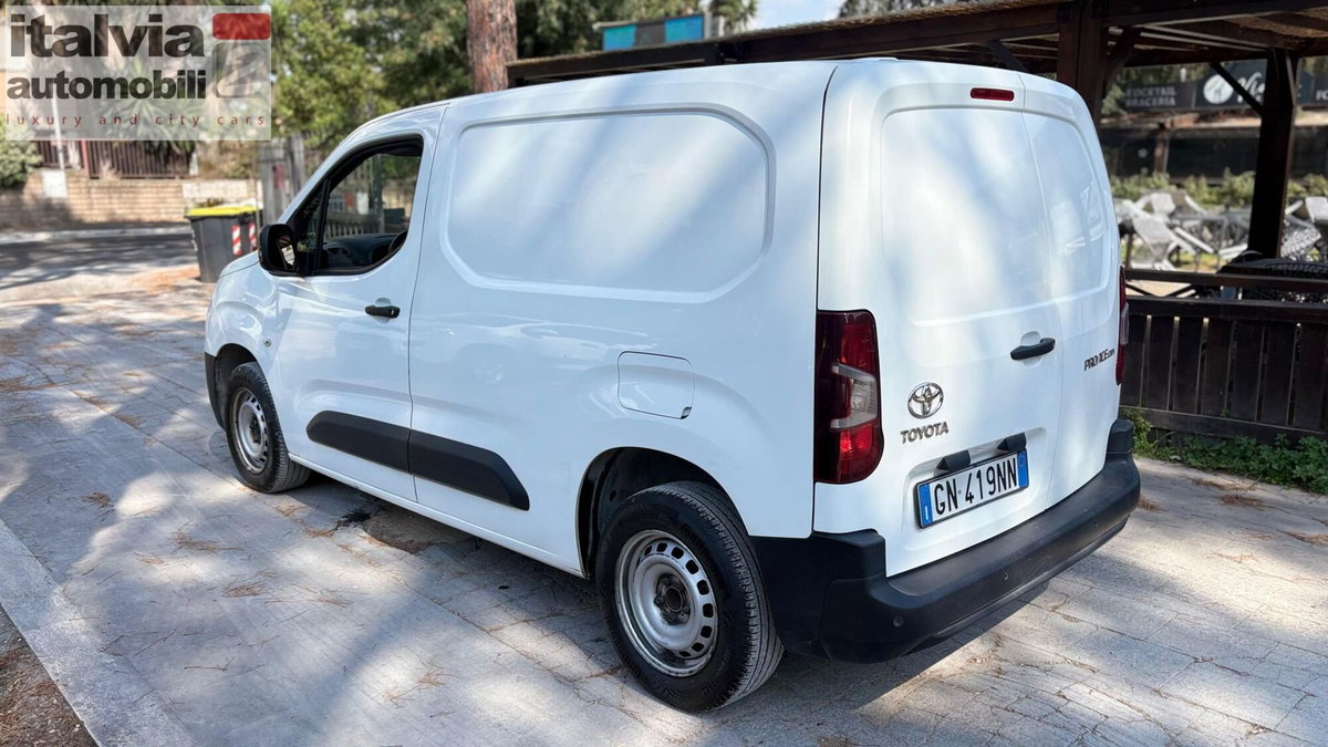 Toyota Proace City Verso City Verso 1.5D 100cv S&S L1 combi Executive (5)