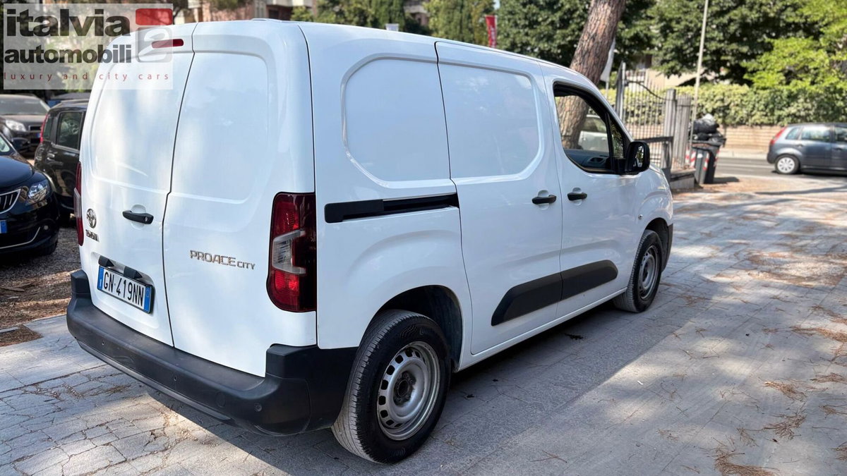 Toyota Proace City Verso City Verso 1.5D 100cv S&S L1 combi Executive (7)