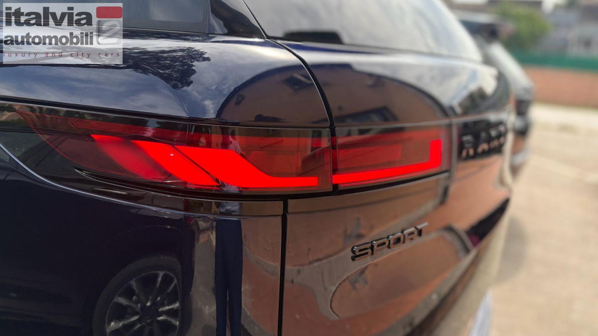 Land Rover Range Rover Sport 3.0D l6 300 CV HSE Dynamic Stealth (5)