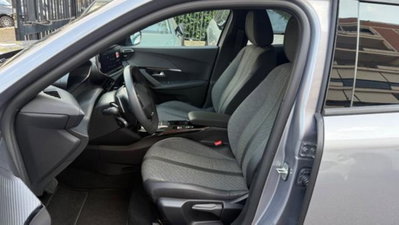 Peugeot 2008 1.2 hybrid Active 136cv e-dcs6 (14)