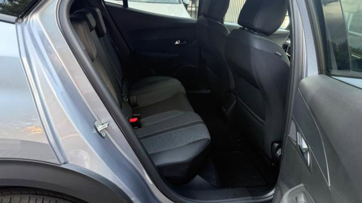 Peugeot 2008 1.2 hybrid Active 136cv e-dcs6 (16)