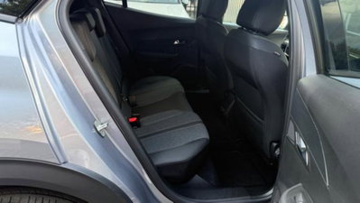 Peugeot 2008 1.2 hybrid Active 136cv e-dcs6 (16)