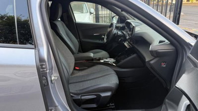 Peugeot 2008 1.2 hybrid Active 136cv e-dcs6 (18)