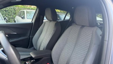 Peugeot 2008 1.2 hybrid Active 136cv e-dcs6 (19)