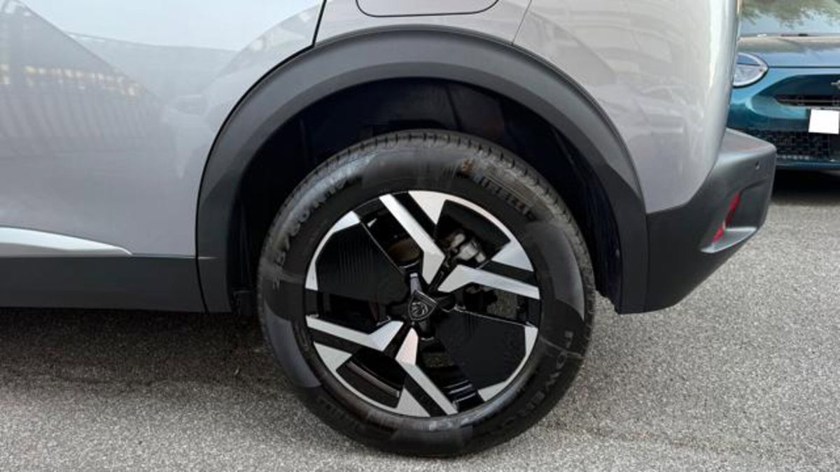 Peugeot 2008 1.2 hybrid Active 136cv e-dcs6 (4)