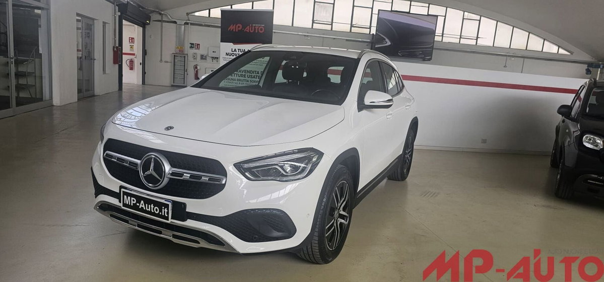 Mercedes-Benz GLA SUV 250 e Plug-in hybrid Automatic Sport Plus (2)