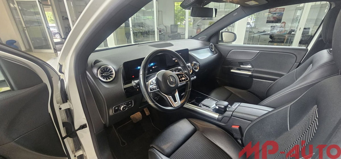 Mercedes-Benz GLA SUV 250 e Plug-in hybrid Automatic Sport Plus (9)