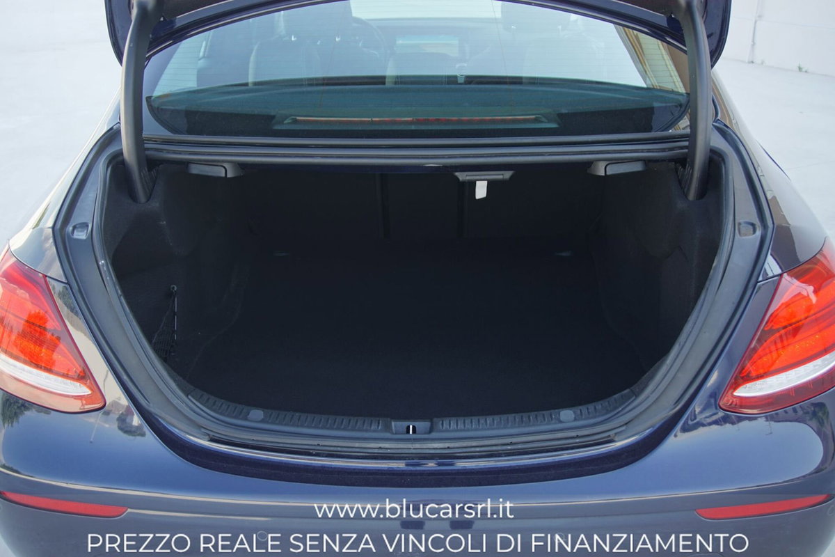 Mercedes-Benz Classe E 220 d 4Matic Auto Sport (12)