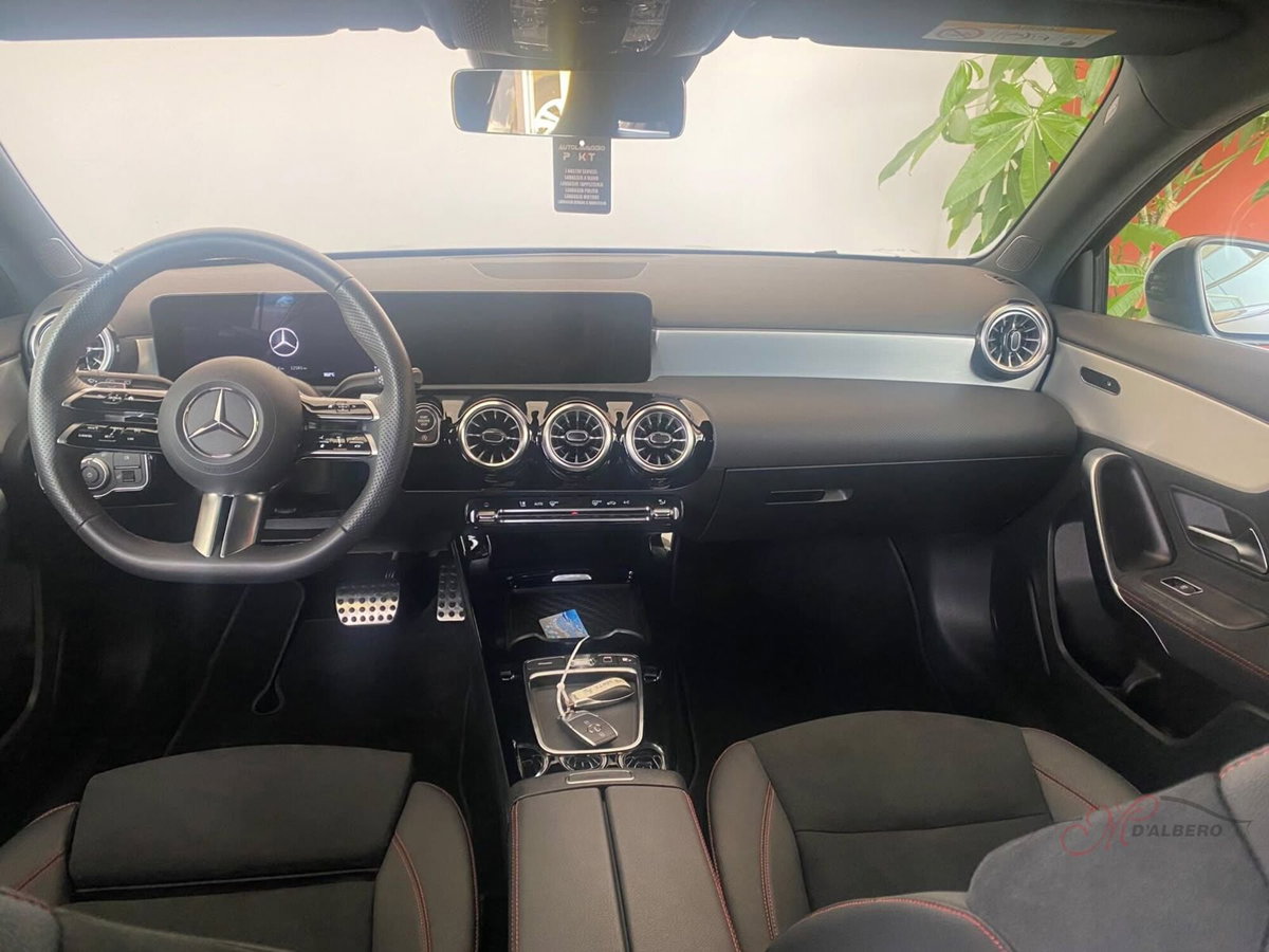 Mercedes-Benz Classe A Sedan 180 AMG Line Premium Plus auto (11)