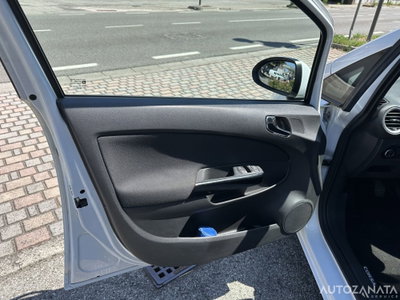 Opel Corsa 1.2 85CV 5 porte GPL-TECH Edition (11)
