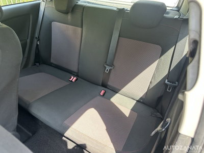 Opel Corsa 1.2 3 porte Sport (10)