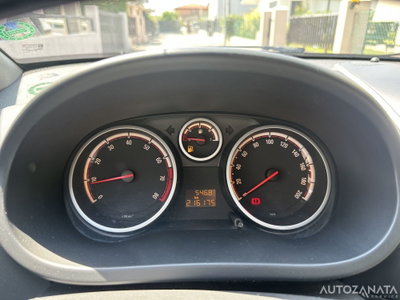 Opel Corsa 1.2 3 porte Sport (13)