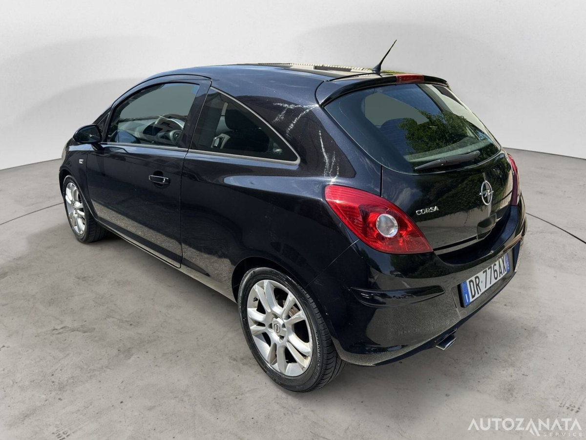 Opel Corsa 1.2 3 porte Sport (4)