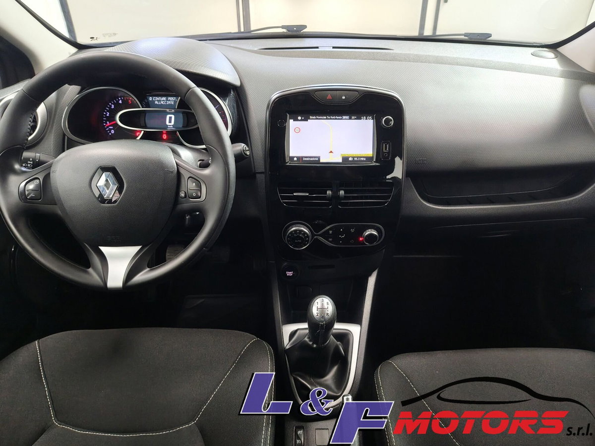 Renault Clio 1.5 dCi 90CV 5 porte Luxe (12)