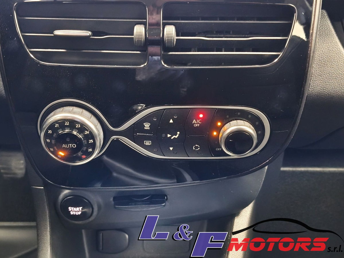 Renault Clio 1.5 dCi 90CV 5 porte Luxe (15)