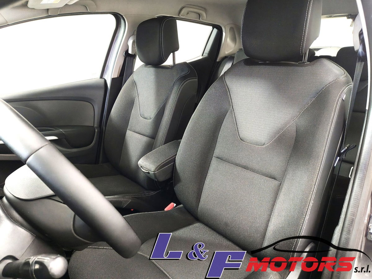 Renault Clio 1.5 dCi 90CV 5 porte Luxe (19)