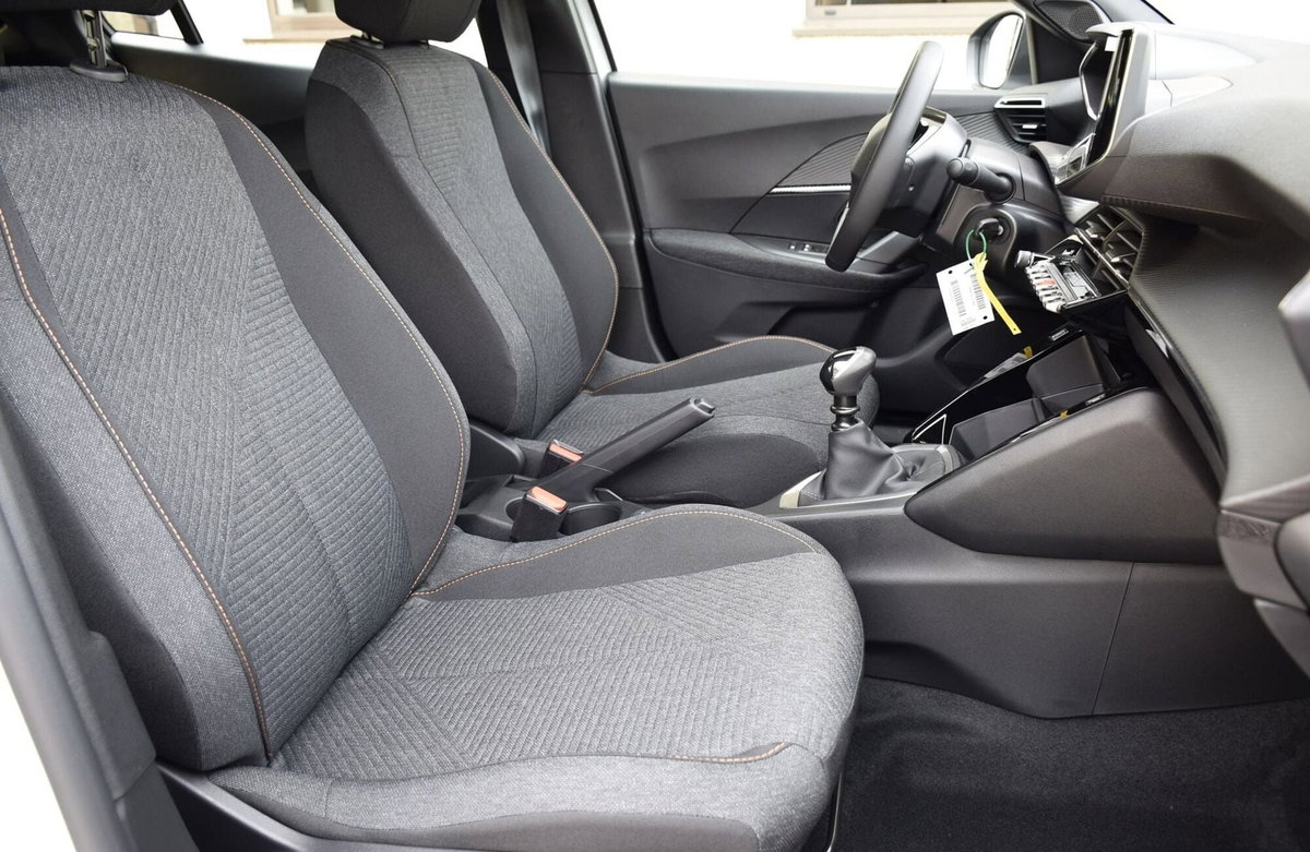 Peugeot 2008 1.2 turbo Style 100cv (11)