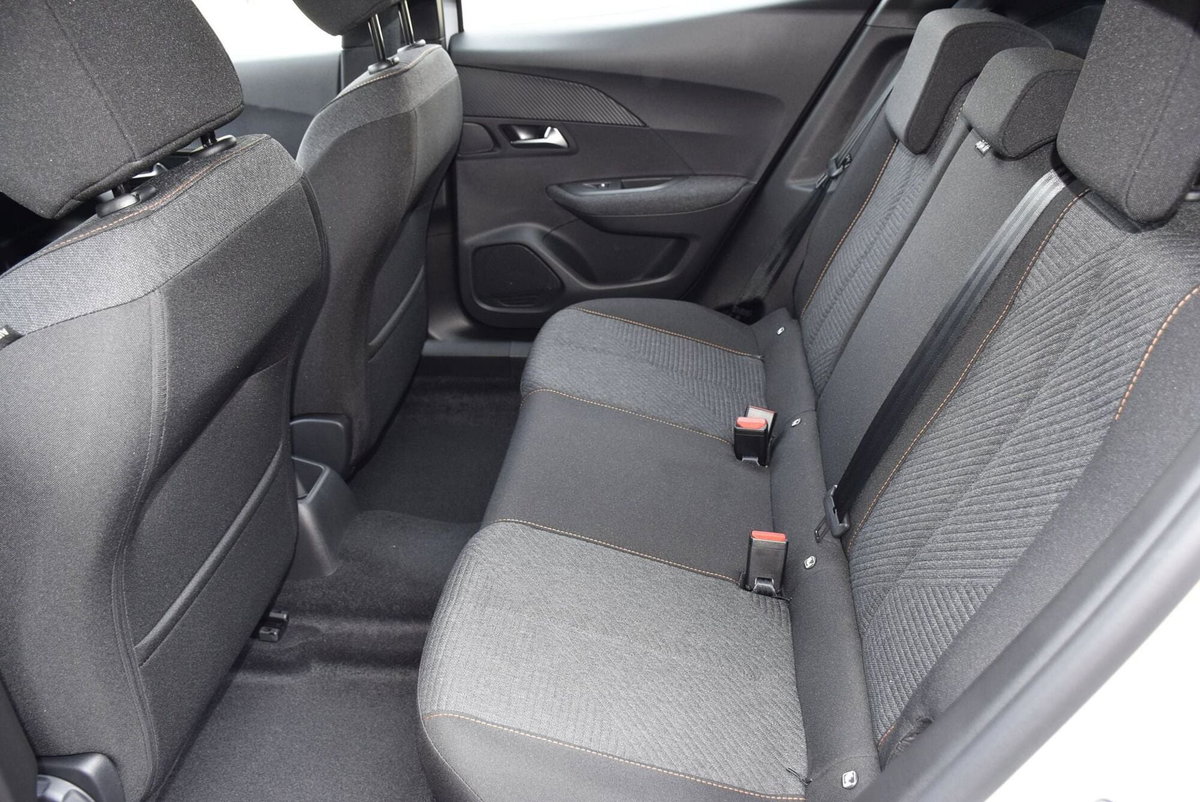 Peugeot 2008 1.2 turbo Style 100cv (13)