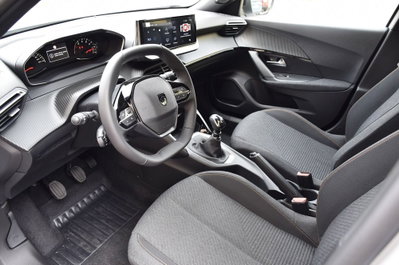 Peugeot 2008 1.2 turbo Style 100cv (15)